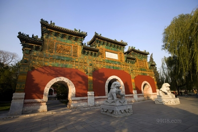 Ворота, парк Бэйхай