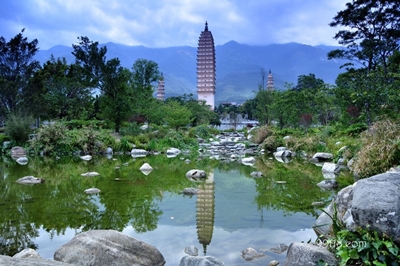 Три пагоды в Дали