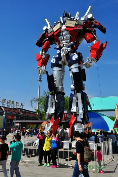 Трансформер, озеро Яньциху