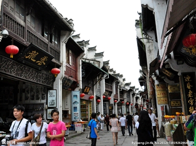 Древняя улица Туньси