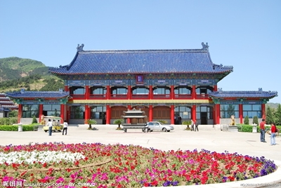 Парк десяти тысяч Будд