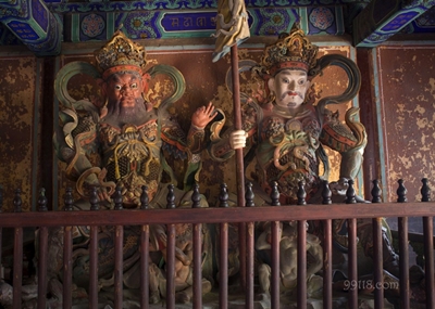 Статуи, храм Лазурных облаков