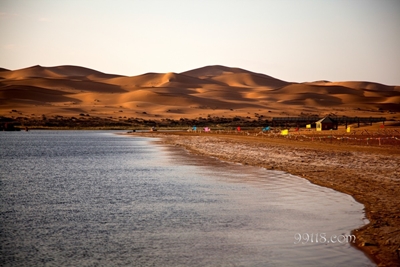 Тэнгэр, берег Лунного озера, Алашань