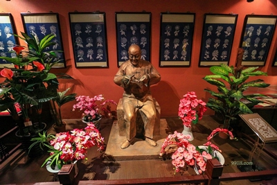 Скульптура в музее бумаги