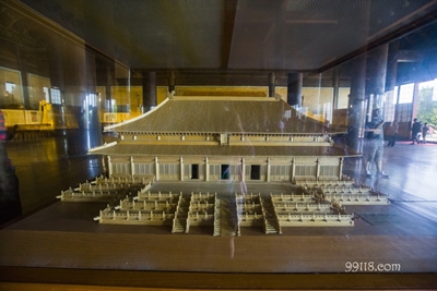 Макет, Минские гробницы