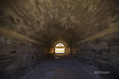 Проход, Минские гробницы