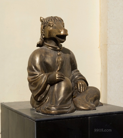 Статуя, парк Юаньминъюань