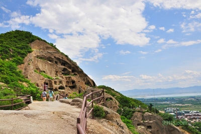 Дорога на скалу Гуяцзюй